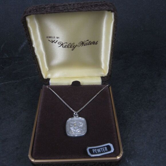 Vintage Kelly Waters Etched Flower Pewter Pendant Necklace - Picture 7 of 7